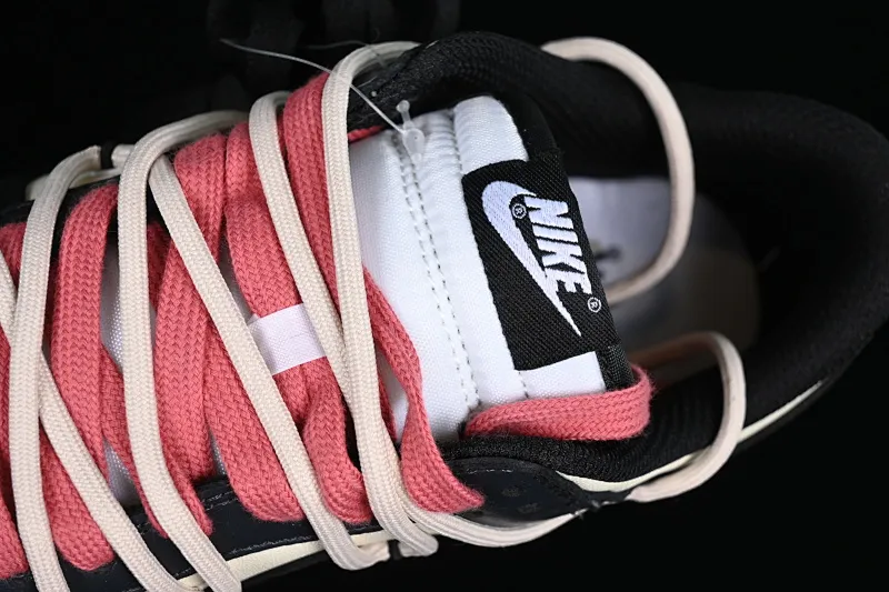 All Categories Nk SB Dunk Series Nk SB Dunk Low Low-top sneakers Customized large box Nk Dunk Low Panda Prank-Psychedelic Love SB strap low-top casual sneakers CW1590-100